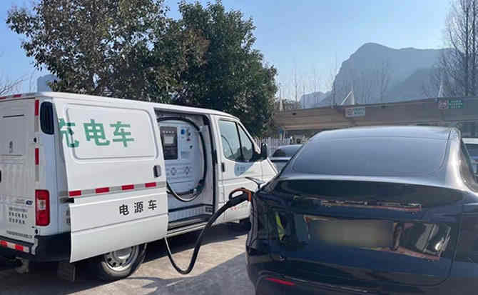 成武汽车搭电